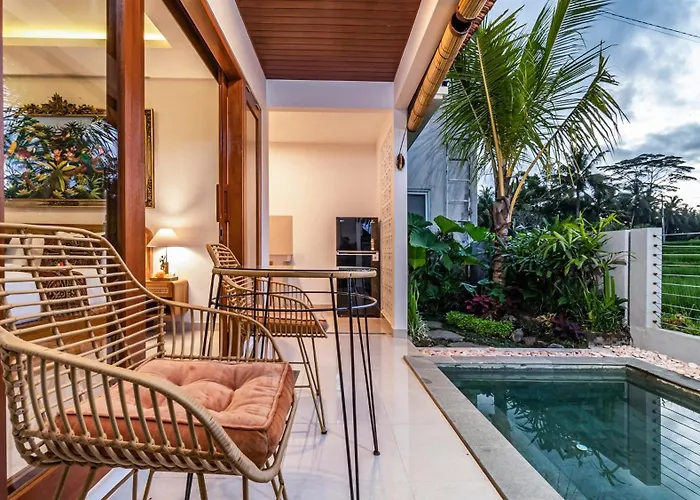 Putih Dcarik Ubud