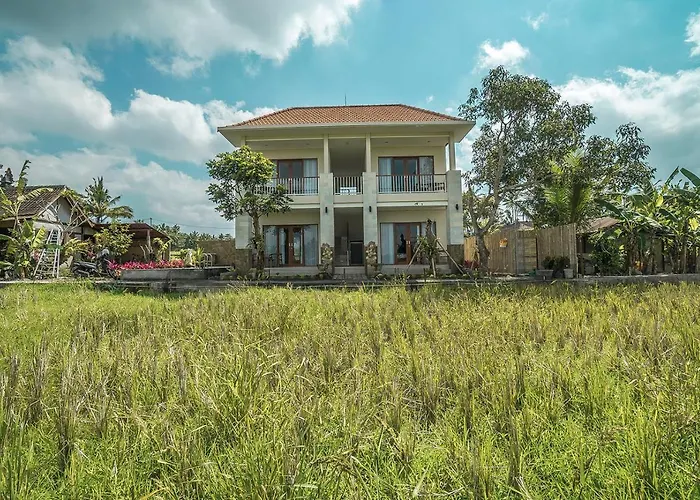 Putih Dcarik Oda ve Kahvaltı Ubud