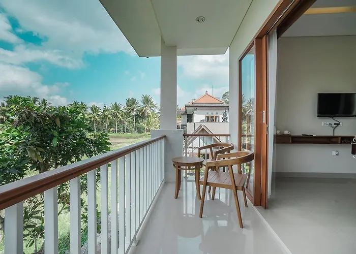 Putih Dcarik 4* ウブド